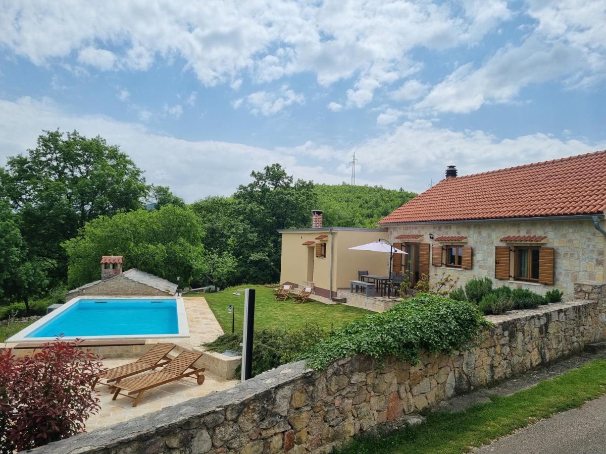 Holiday House Green Dream Обровац Экстерьер фото