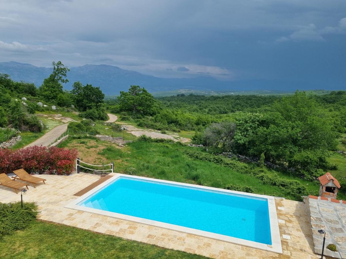 Holiday House Green Dream Обровац Экстерьер фото