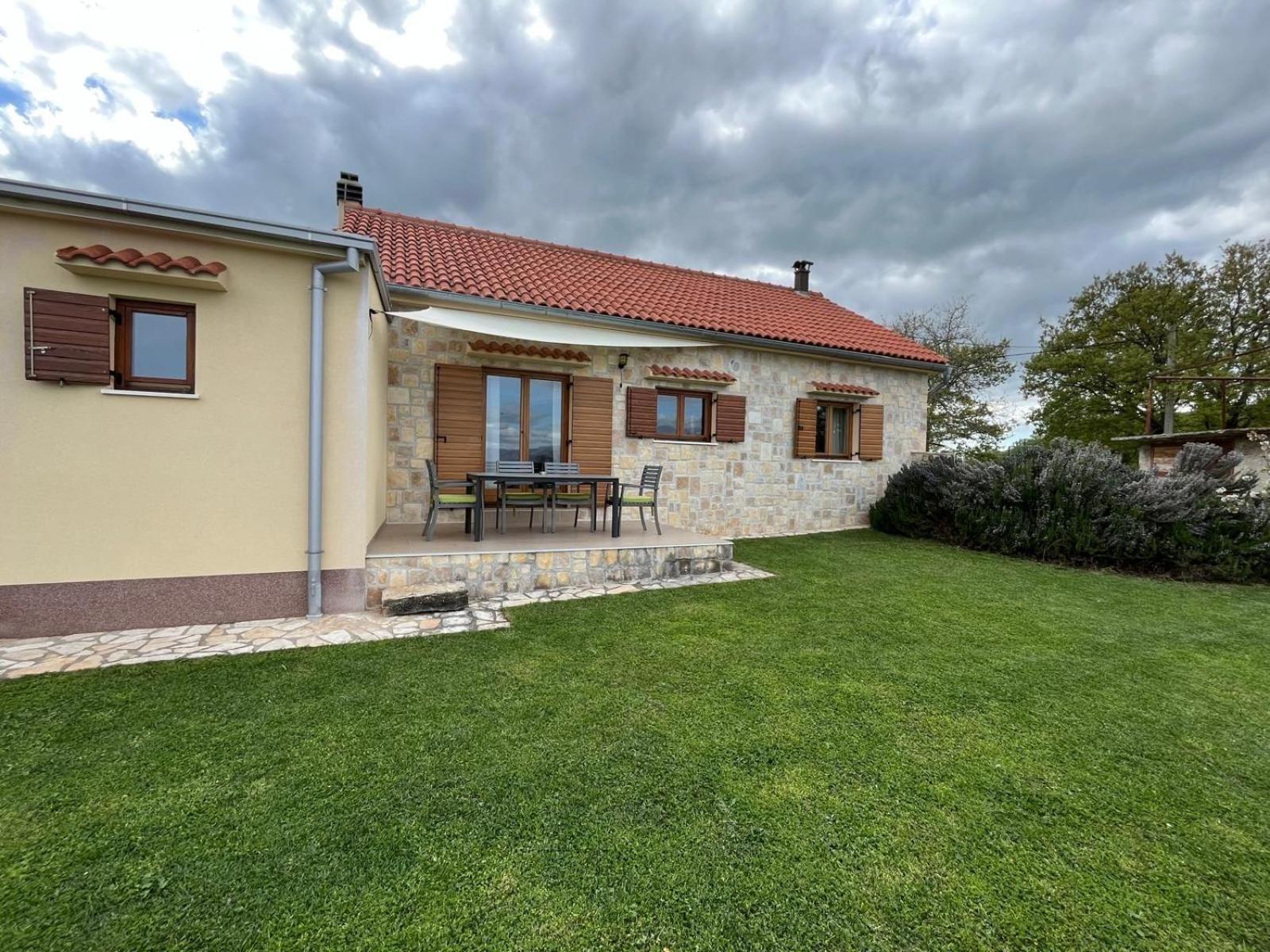 Holiday House Green Dream Обровац Экстерьер фото